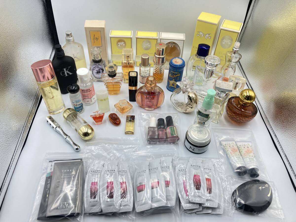 【未使用・中古】大量 まとめ売り 香水 化粧品 マニキュア 美容 Nina Ricci CHANEL CK Anna Sui など 試供品 ＊482～1525＊の画像1