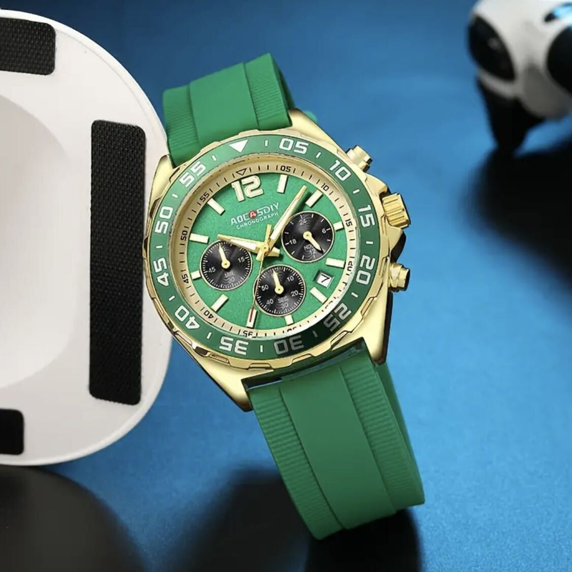 新品 AOCASDIY オマージュクロノグラフ ウォッチ ラバーストラップ メンズ腕時計 グリーン&ゴールド_画像3