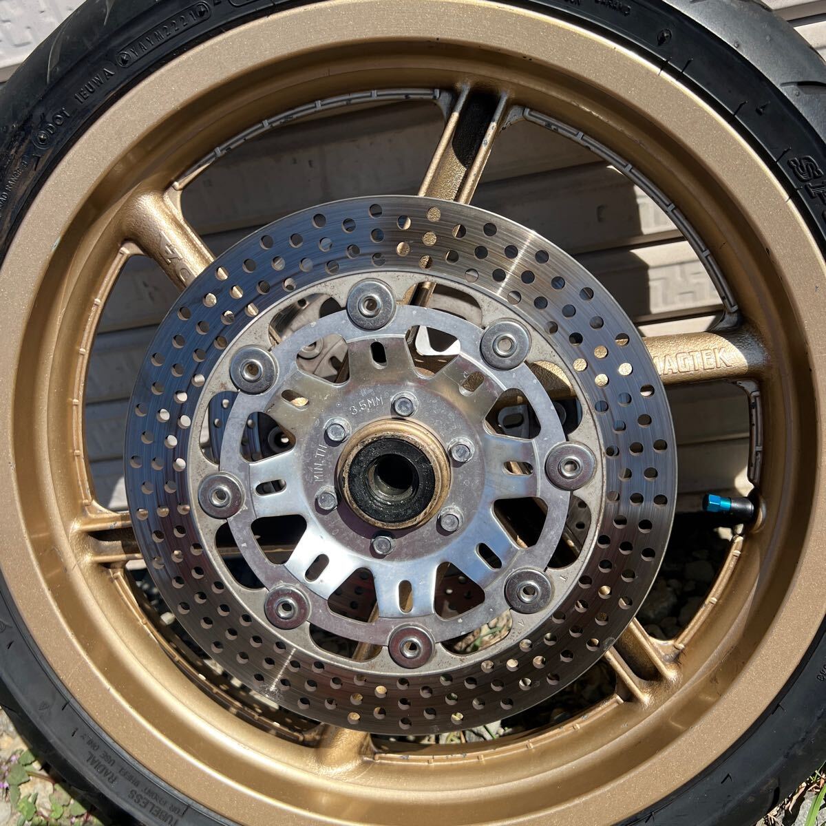 前後17インチ マグテック MC21 NSR250R マグネシウムホイール MC18 MC28 MAGTEC タイヤ付きの画像6