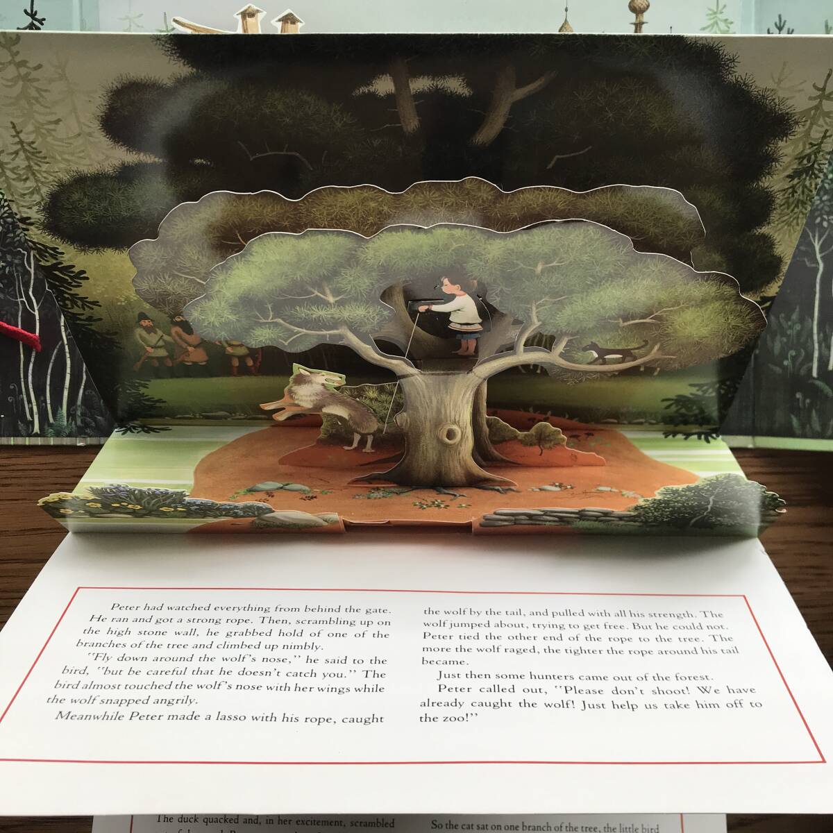 931　Peter and the Wolf Pop-up Book　ペーターとオオカミ狼　ポップアップ絵本　しかけ　英語　ロシア語