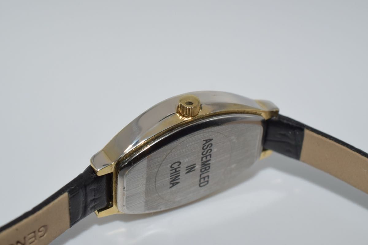 中古稼働超美品 Pierre Cardin  腕時計 ラインストーン未使用品 電池交換済み クオーツ