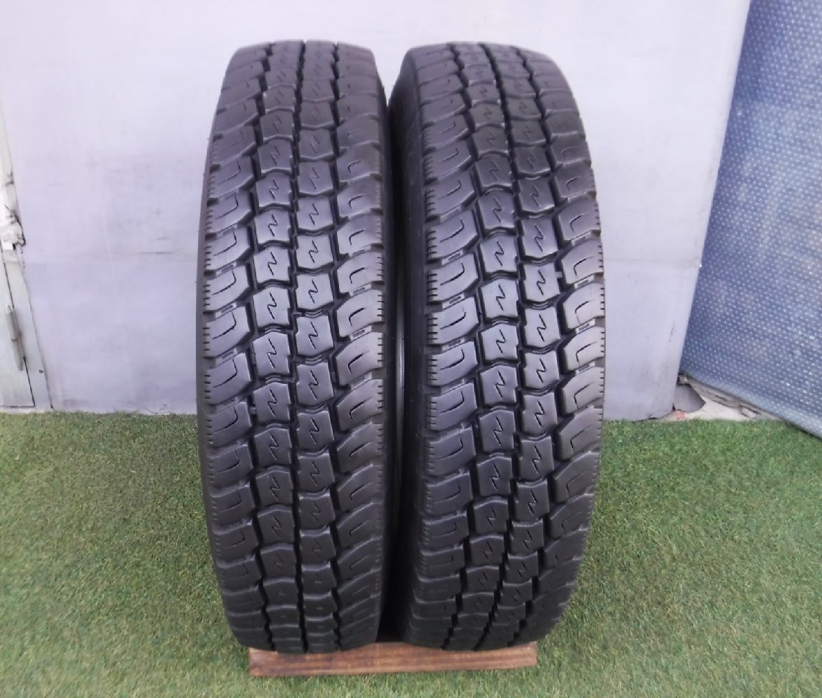 ★205/80R17.5,120/118L トーヨー DELVEX M634!!2020年製!!極上バリ山!!ミックスタイヤ!!☆ライトトラック用に!!☆2本セット価格!!_A371_画像4