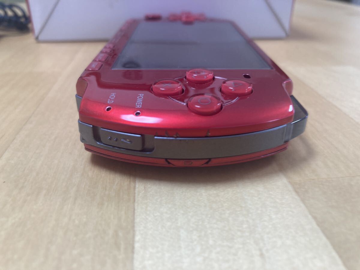 24-0030AK プレイステーションポータブル PSP-3000 レッド 動作品 バッテリー欠品 ACアダプター付属の画像9