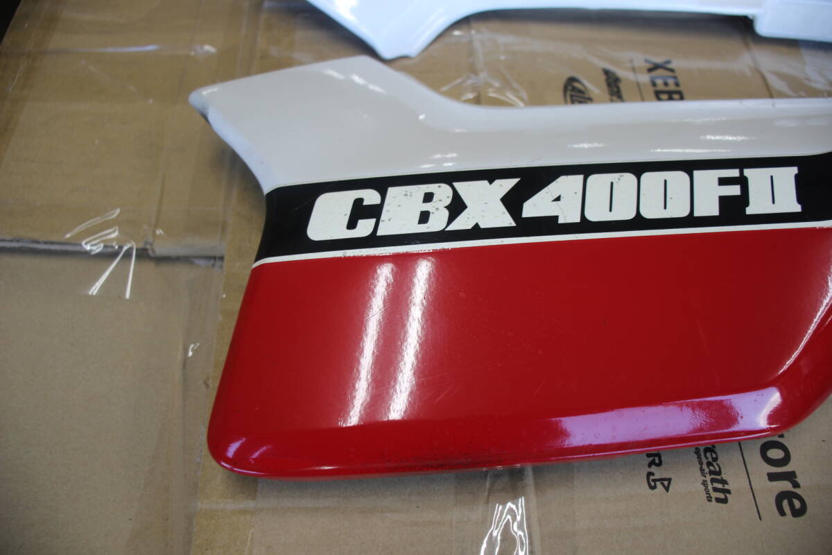 CBX400F/CBX550F純正サイドカバー 赤の画像3