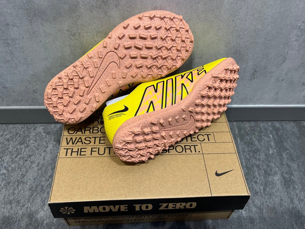 【新品】NIKE ナイキ　キッズ　ジュニア　フットサルジュース　17cm 子供靴 キッズシューズ 軽量 マジックテープ