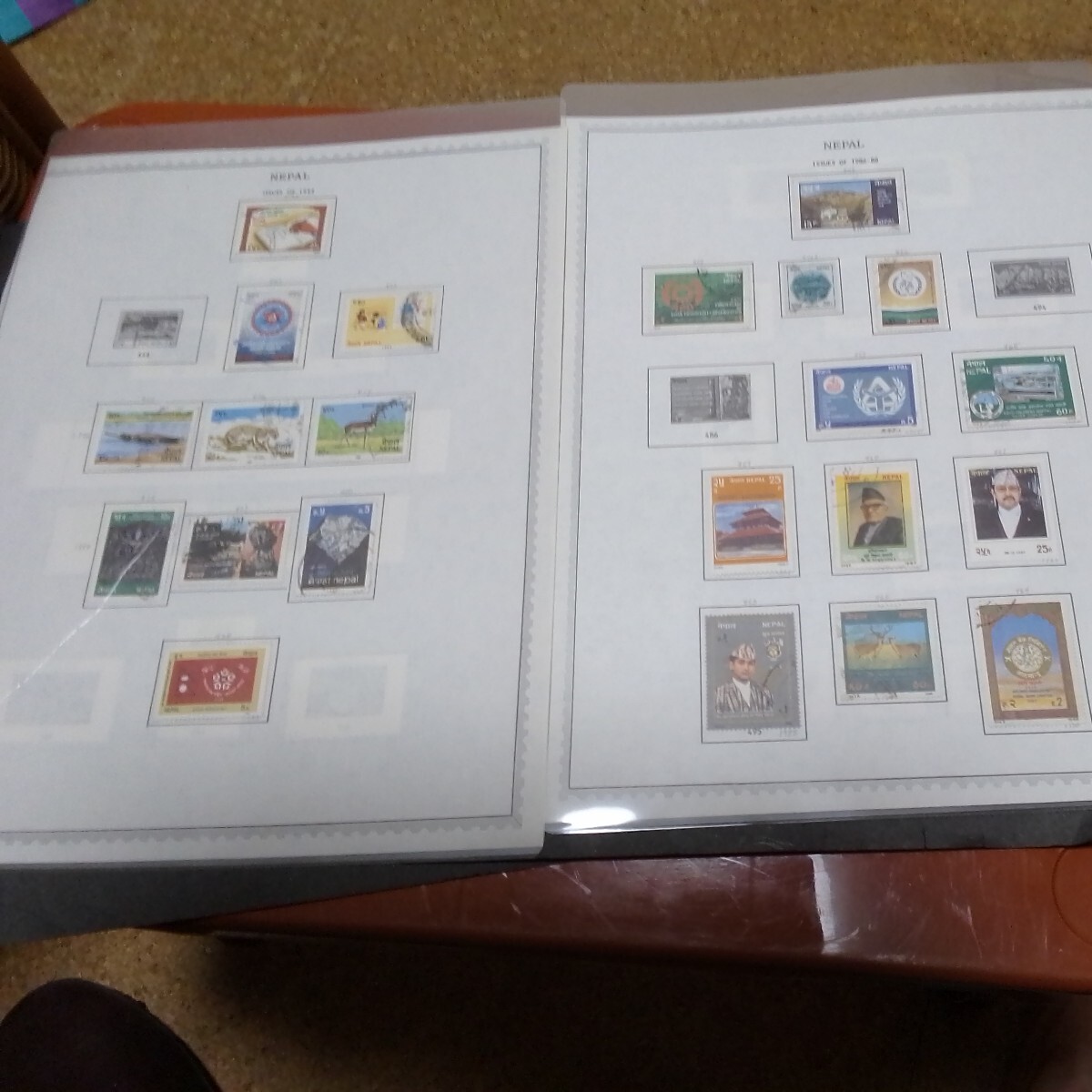 ネパ―ル　1973/83 発行記念通常切手 リ―フ貼りコレクション、#2 殆ど使用済み、状態良好_画像8