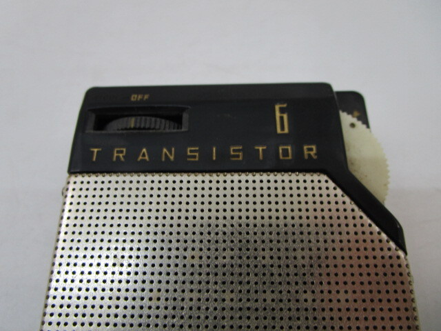 ★平1291 TOSHIBA 東芝 TRANSISTOR RADIO 6PT-354 トランジスタ ラジオ ジャンク 昭和レトロ 当時物 アンティーク 92404091の画像3