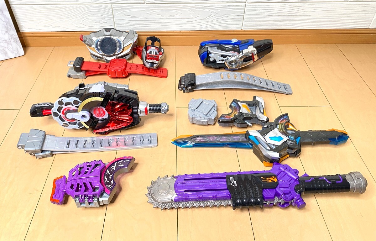 仮面ライダー 変身ベルト DX デザイアドライバー ゼロワン 鎧武 エグゼイド セイバー リバイス まとめ  武器 大量セットの画像2