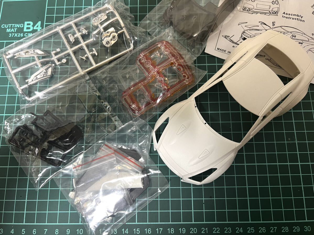 ミニッツ用LBWK 35GTR ホワイトボディ レア物 新品 MINI-Z 京商 の画像1