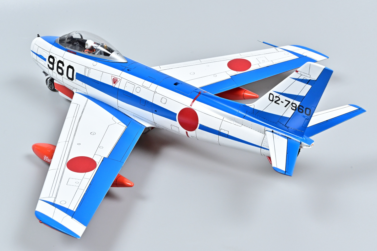 ★ ハセガワ　1/48 F-86F 航空自衛隊 ブルーインパルス プラモデル完成品 ★_画像3