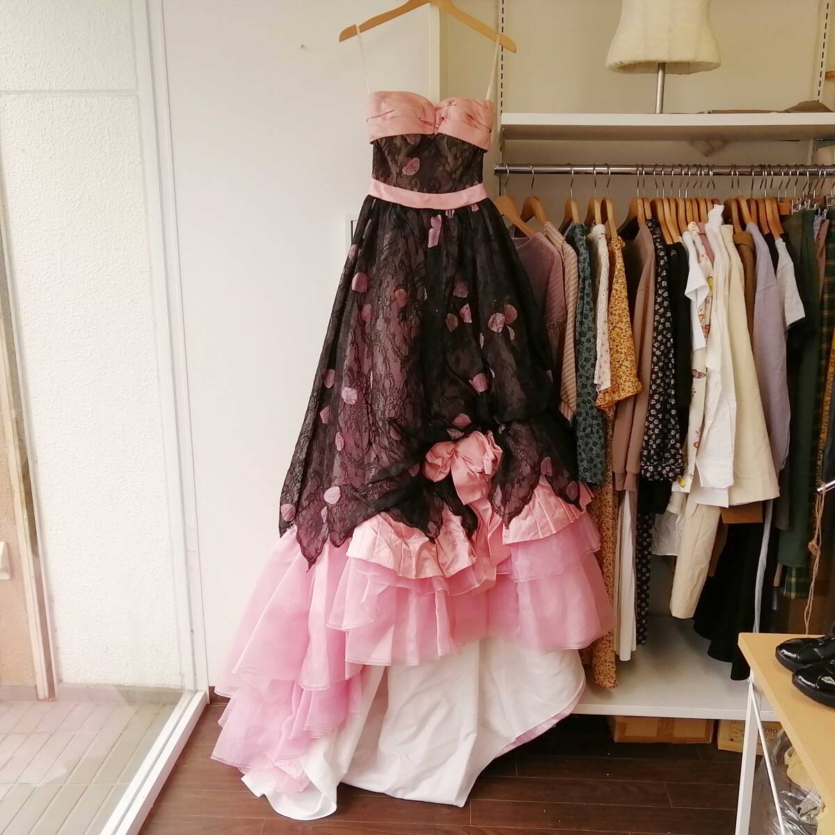 ROCHAS カラードレス 7号 ピンク×黒レース♪ロングドレス 汚れあり 発表会 舞台衣装に。240423ari2_画像3