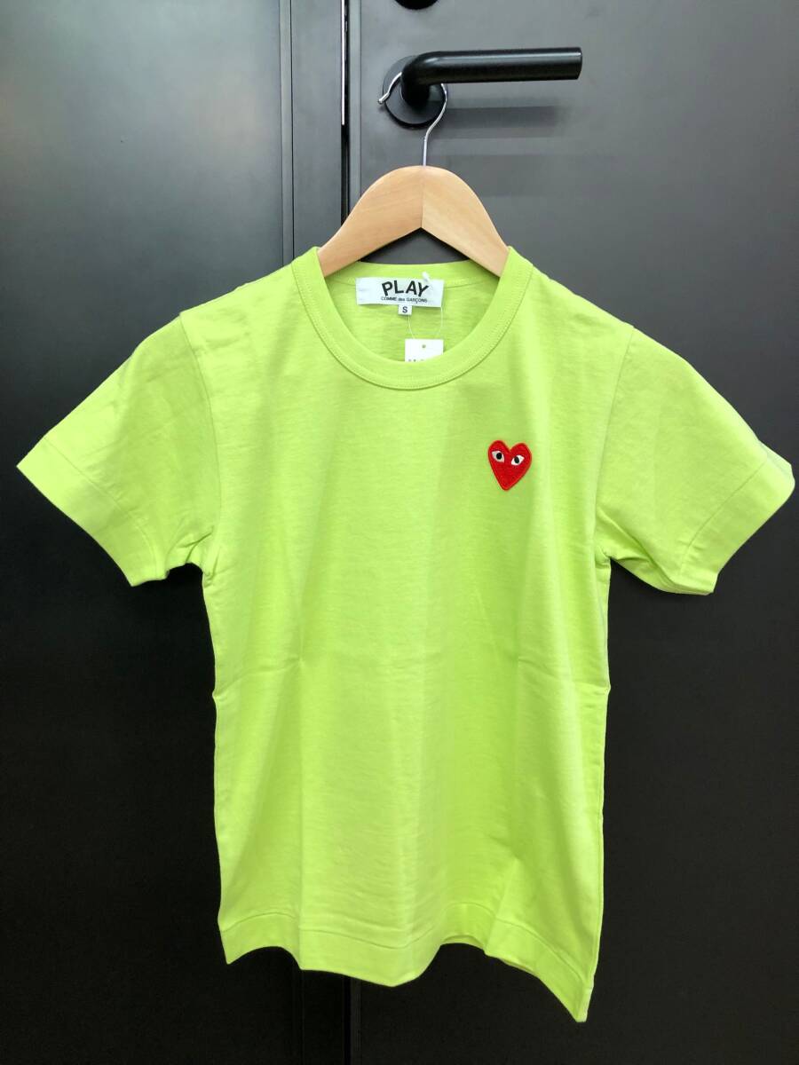COMME des GARCONS PLAY Tシャツ　黄緑×赤ハート(レディース）　Sサイズ AZ-271_画像1