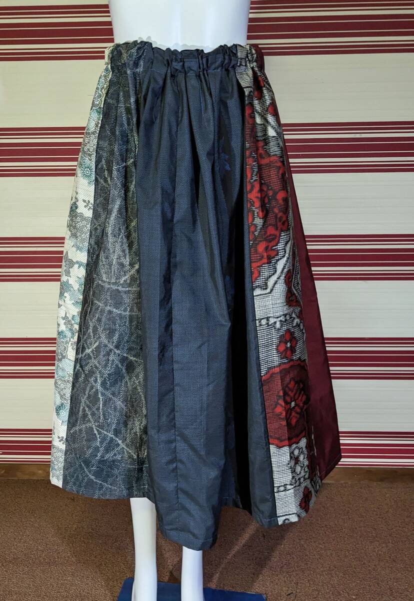 着物リメイク、大島紬他6種接ぎ合わせのタックスカートとＴシャツ、ベルトリボンのセット。の画像9