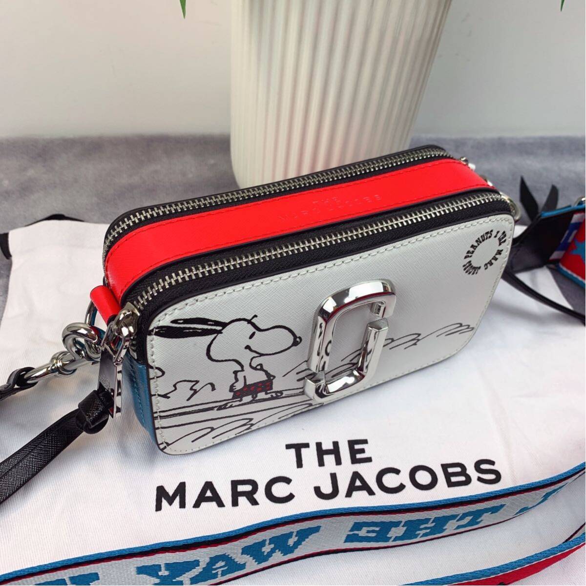 新品 MARC JACOBS マークジェイコブス スナップショット カメラバッグショルダーバッグ SNOOPYの画像3