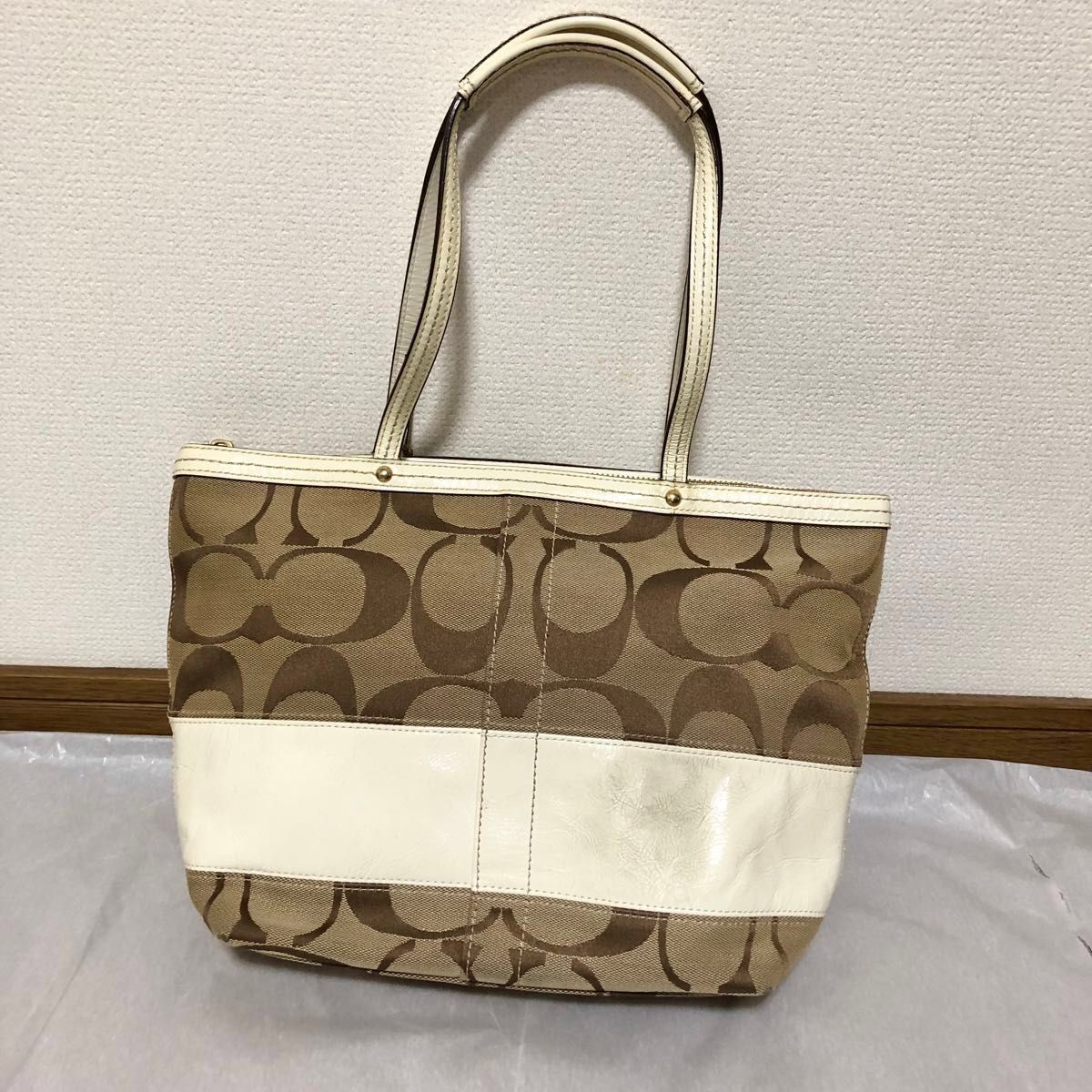 COACH コーチ シグネチャー ハンドバッグ キャンバス トートバッグ レザー ベージュ ホワイト エナメル