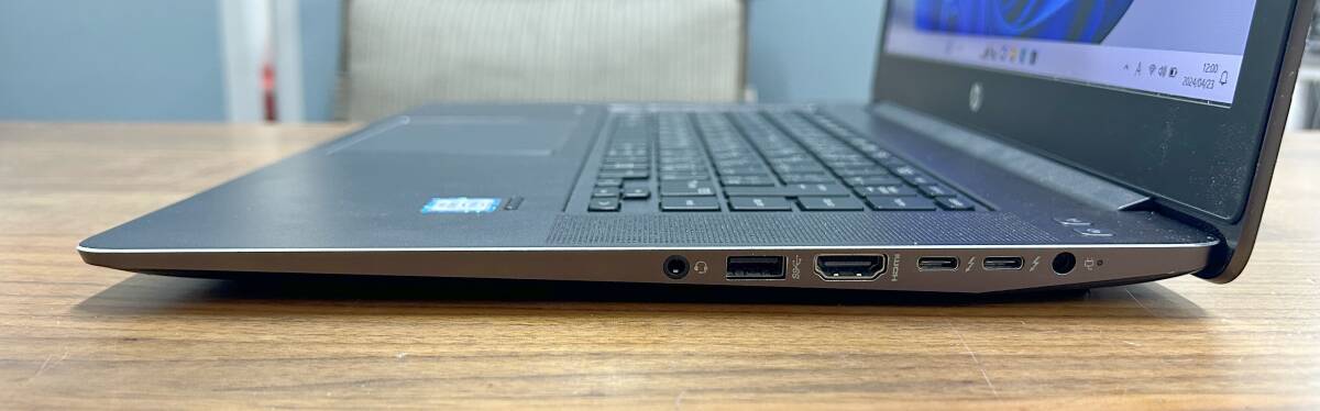 中古美品・HP ZBook Studio G3・Core i7-6700HQ・Quadro M1000M・メモリ8GB・M.2SSD128GB・Type-C・カメラ・HDMI・Win11・Office・[B6]の画像4