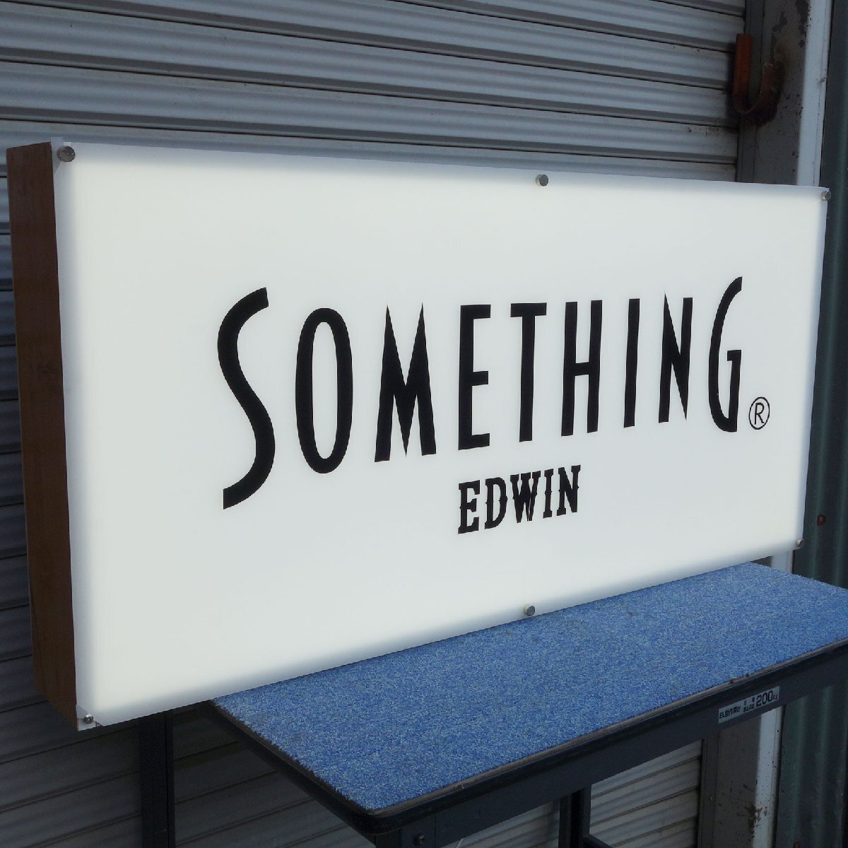 電飾看板 SOMETHIG EDWIN ◆ 幅1172mm 2015年製 ディスプレイ インテリア 照明器具 店舗 サムシング エドウィン_画像2