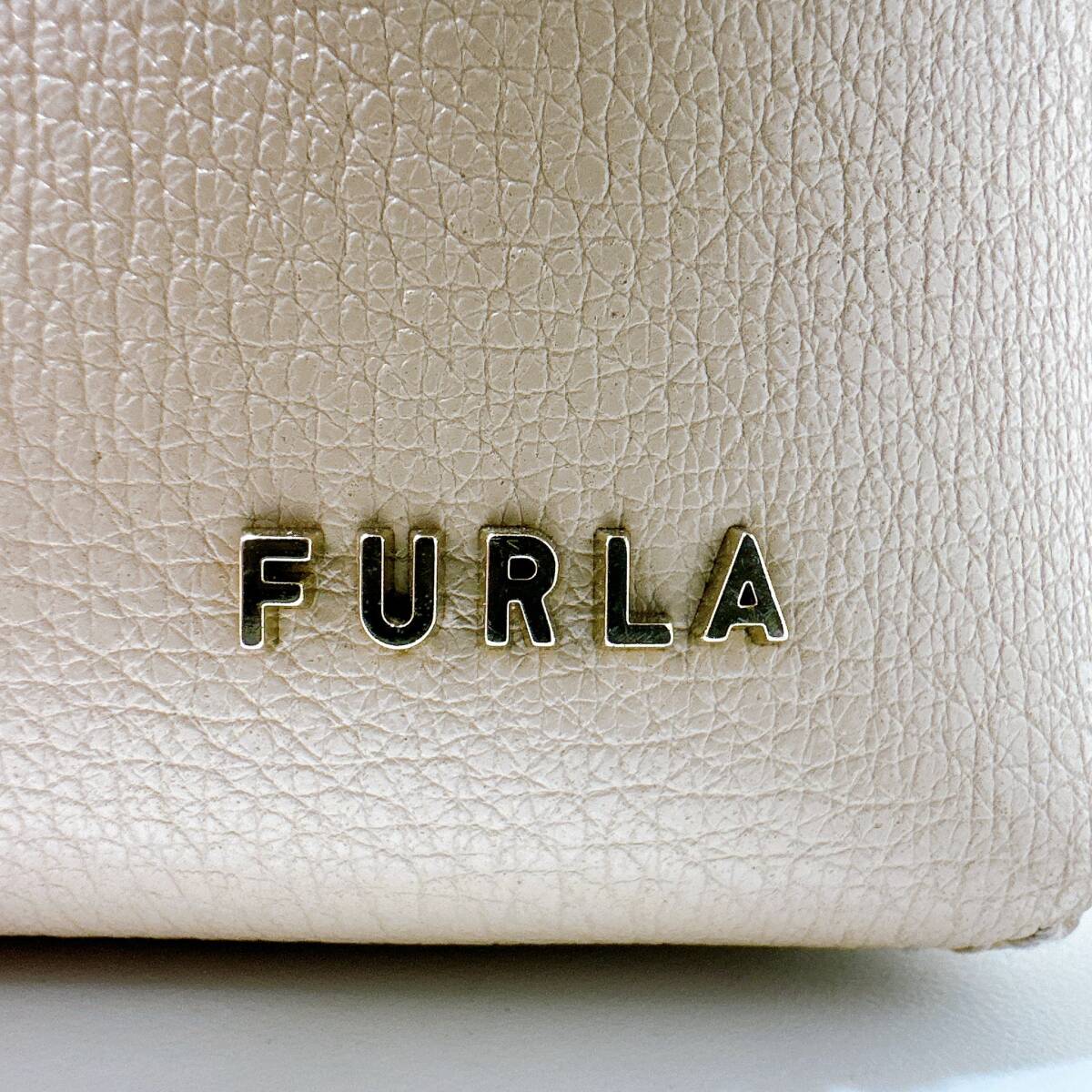 [TOA-5422] FURLA Furla AMICAamika сумка на плечо Cross корпус наклонный .. небольшая сумочка кожа бежевый женский Logo металлические принадлежности 