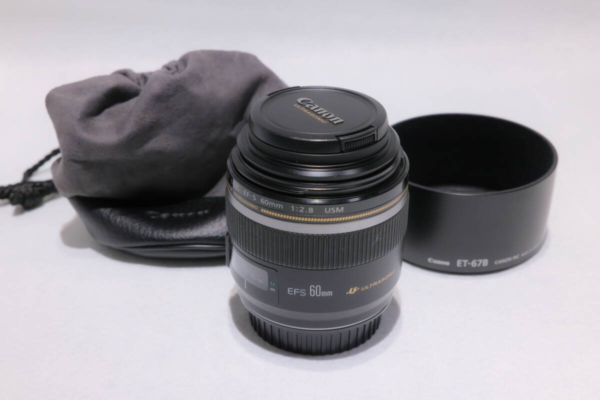 Canon キヤノン EF-S 60mm F2.8 マクロ USM MACRO 単焦点レンズ フード、ポーチ付きの画像1