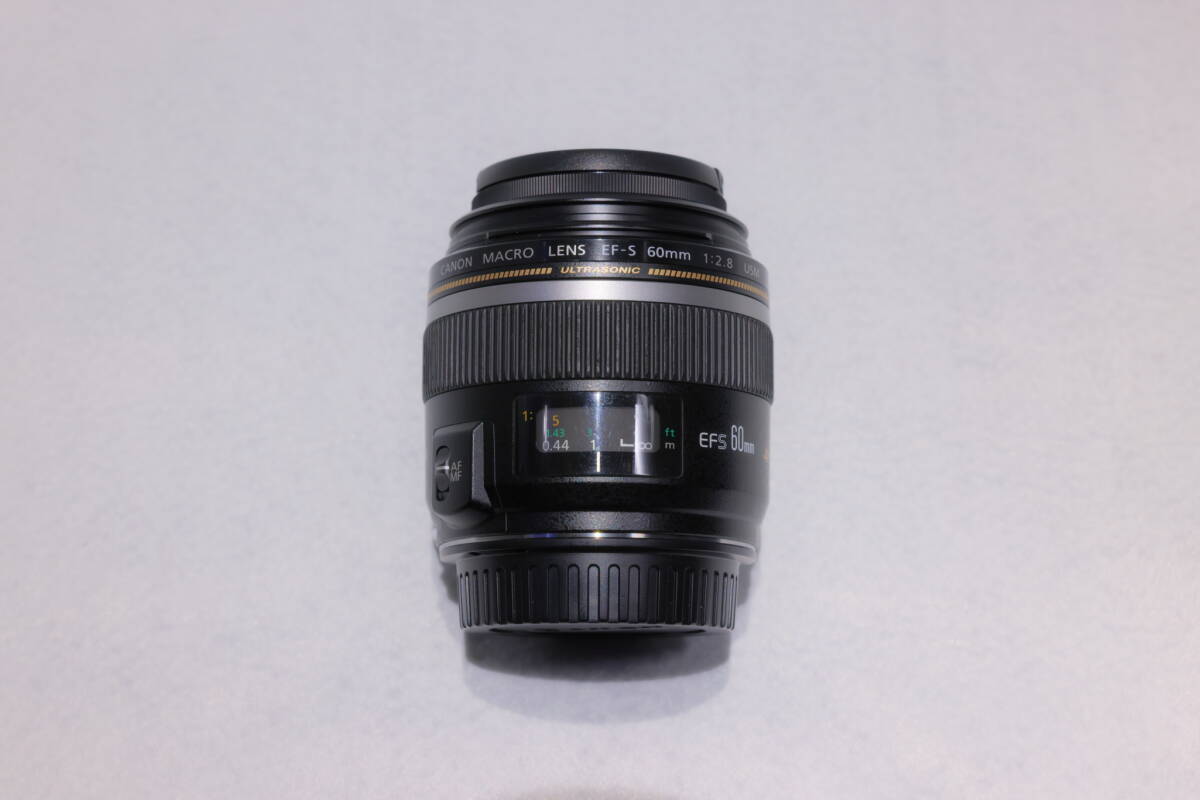 Canon キヤノン EF-S 60mm F2.8 マクロ USM MACRO 単焦点レンズ フード、ポーチ付きの画像2