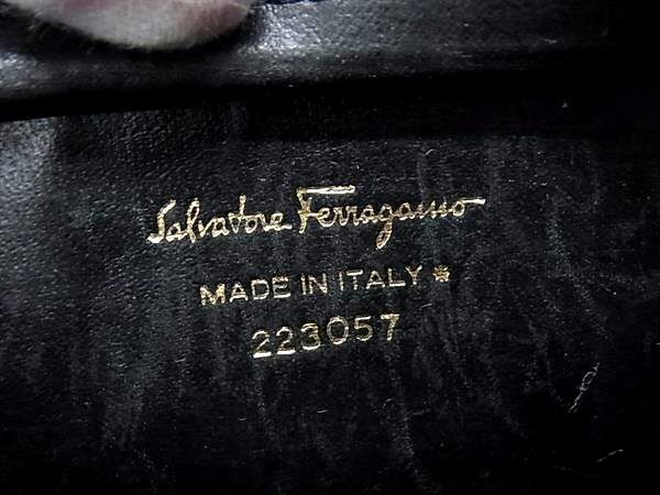 1円 Salvatore Ferragamo フェラガモ 223057 ヴァラリボン リザード型押しレザー ポーチ ケース 小物入れ レディース ブラック系 AY1308の画像4