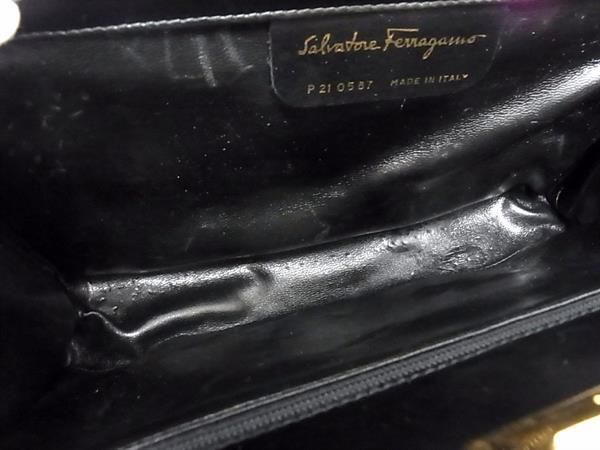 1円 ■美品■ Salvatore Ferragamo フェラガモ レザー チェーン クロスボディ ショルダーバッグ 斜め掛け レディース ブラック系 FA3926の画像5