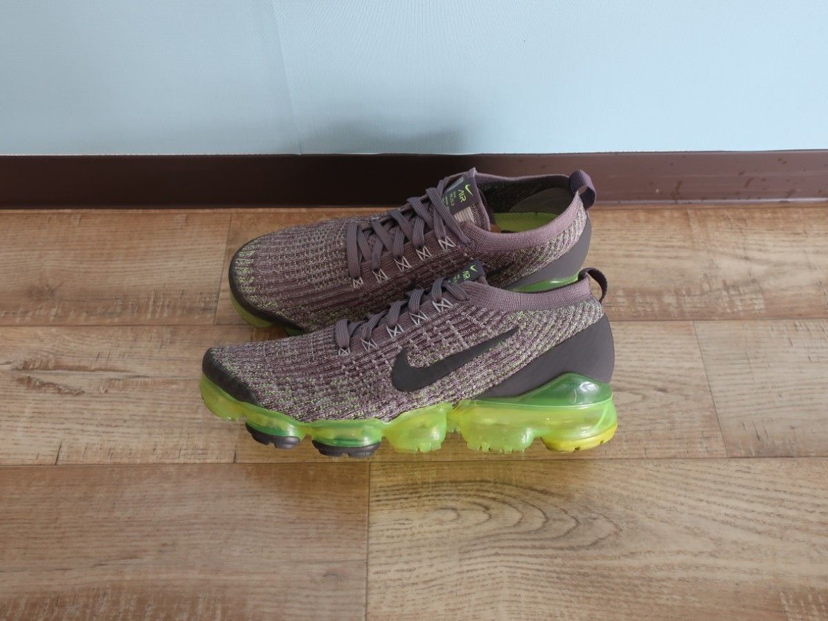 人気 格安 NIKE エアヴェイパーマックス３ ウルフグレー ボルト 26.5 ナイキ AIR VAPORMAX ストリート