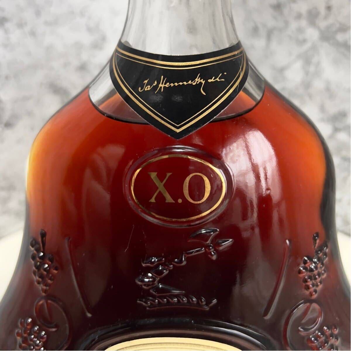 【未開栓】Hennessy ヘネシー X.O COGNAC コニャック 金キャップ クリアボトル 700ml 40% ブランデー 洋酒 古酒 の画像3