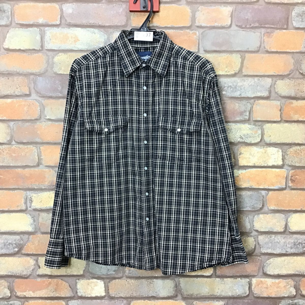 SD8-797◆USA買付品◆状態良好【Wrangler ラングラー】チェック 長袖 スナップボタン ウエスタンシャツ【メンズ L】黒 ベージュ 薄手の画像2