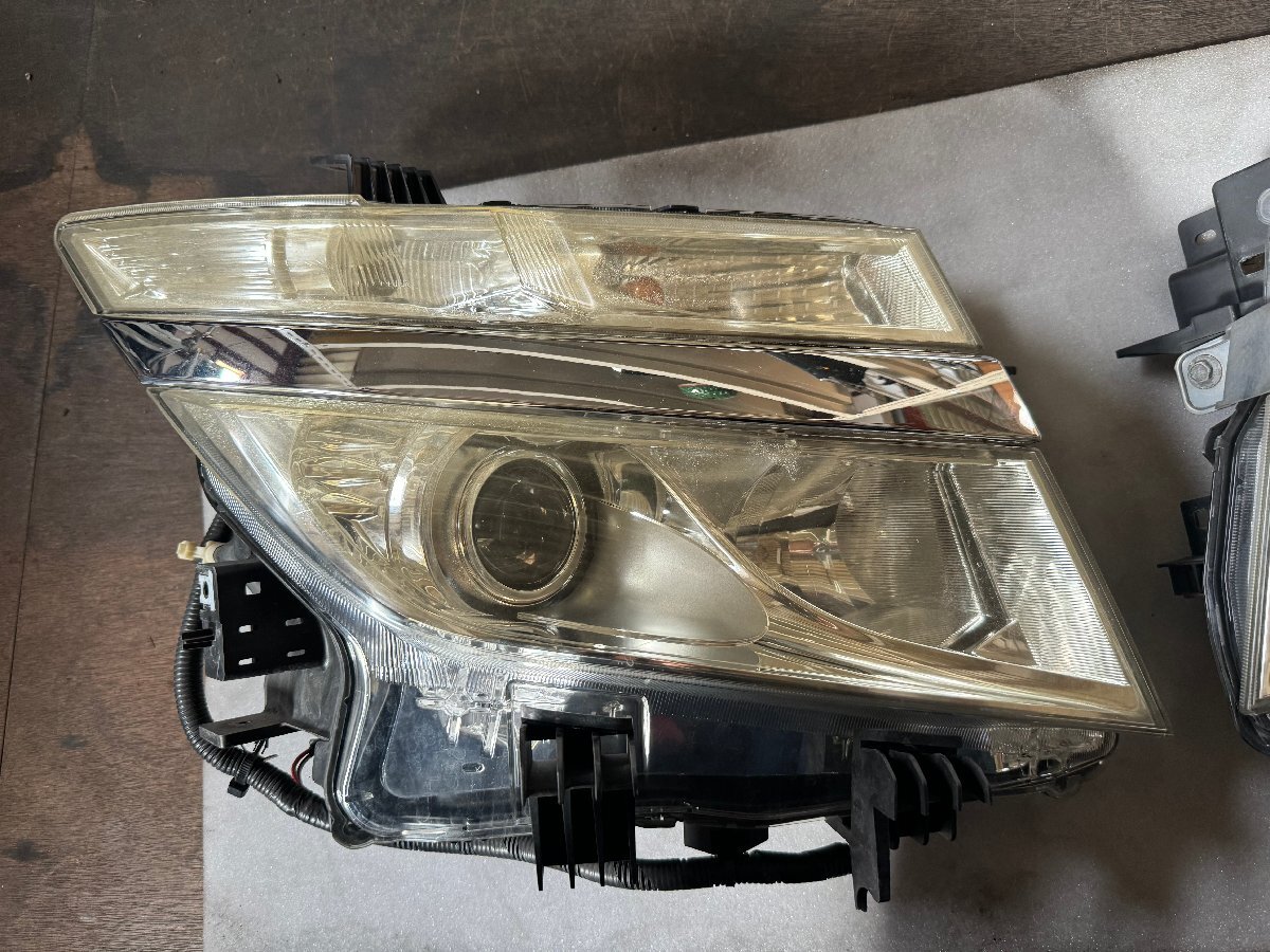 TE52　エルグランド　純正　ヘッドライト　左右セット　HID　　_画像3