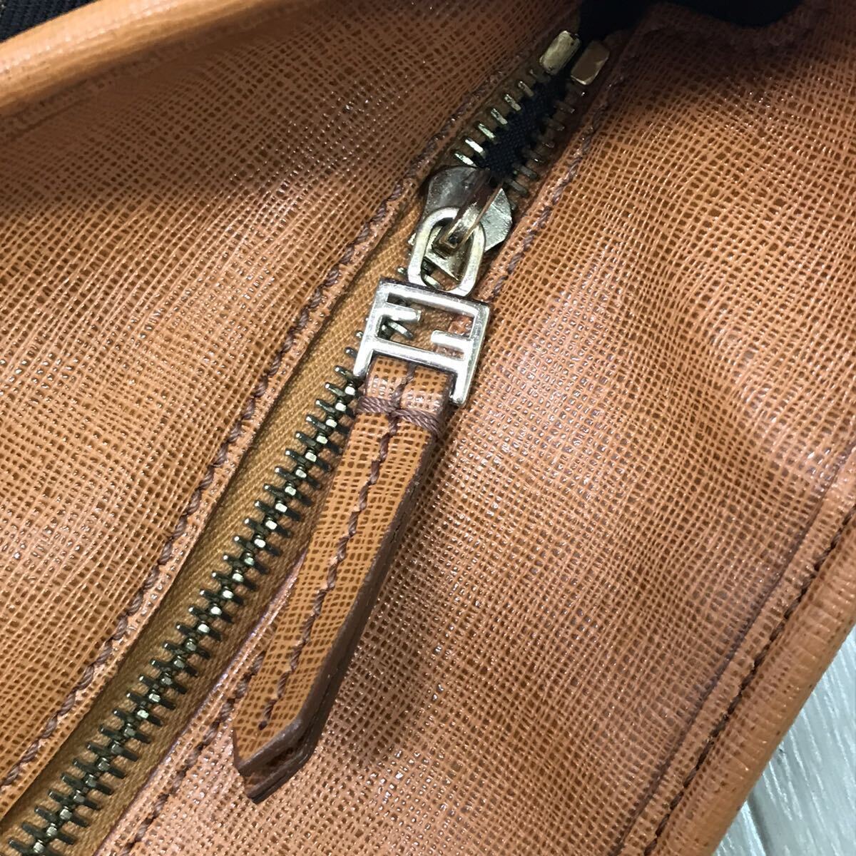 保管品 ジャンク 現状品 FENDI フェンディ 8BH198-GRP 119-2111 ズッカ柄 ブラウン トートバッグ 鞄 巾着あり_画像6