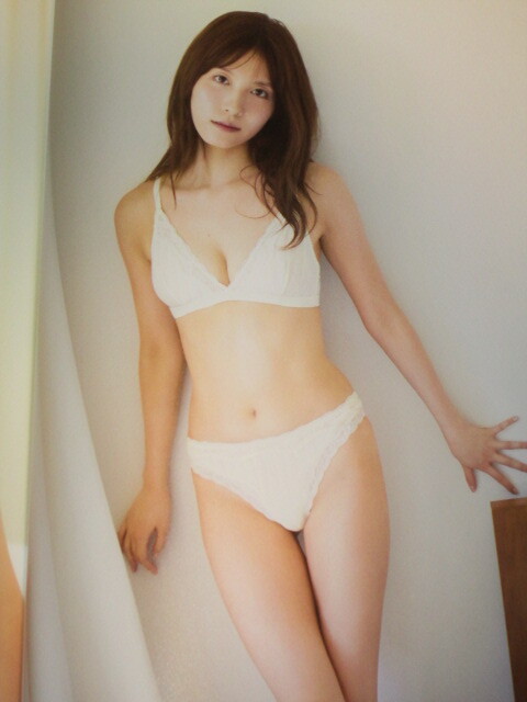 AKB48　谷口めぐ　１st写真集「可愛さの理由」初版　帯付　