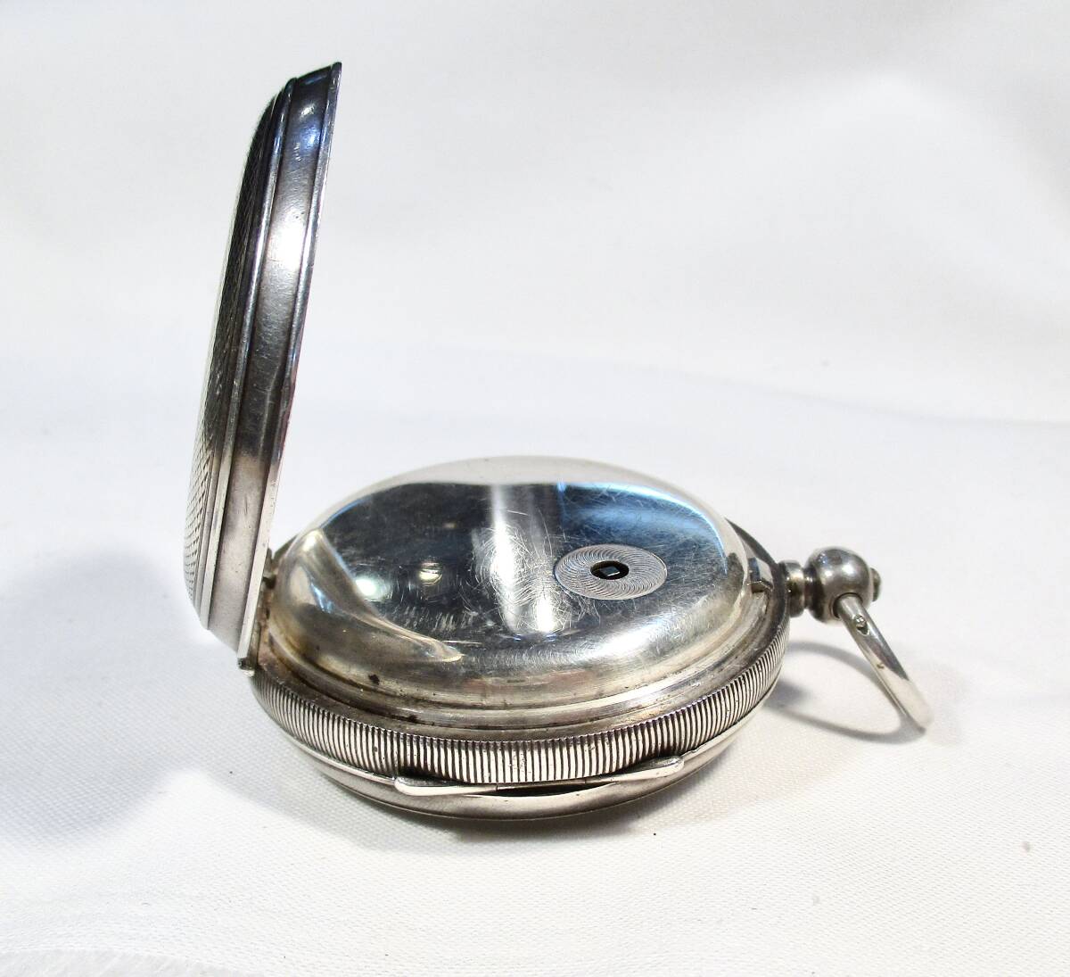 ☆ 銀側片蓋側 鍵捲機械 懐中時計 セイフテイーバレル　大型　1908年頃 英国製_画像2