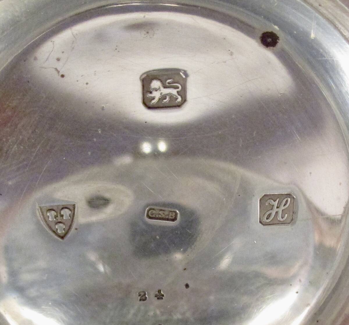 ☆ 銀側片蓋側 鍵捲機械 懐中時計 セイフテイーバレル　大型　1908年頃 英国製_画像3