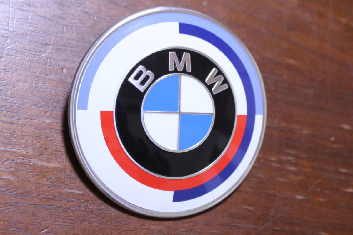 純正品！ BMW 純正 エンブレム 50Years 50周年 82ｍｍ 純正 中古の画像2