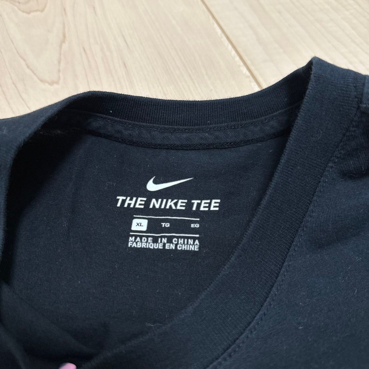 NIKE 黒　Tシャツ