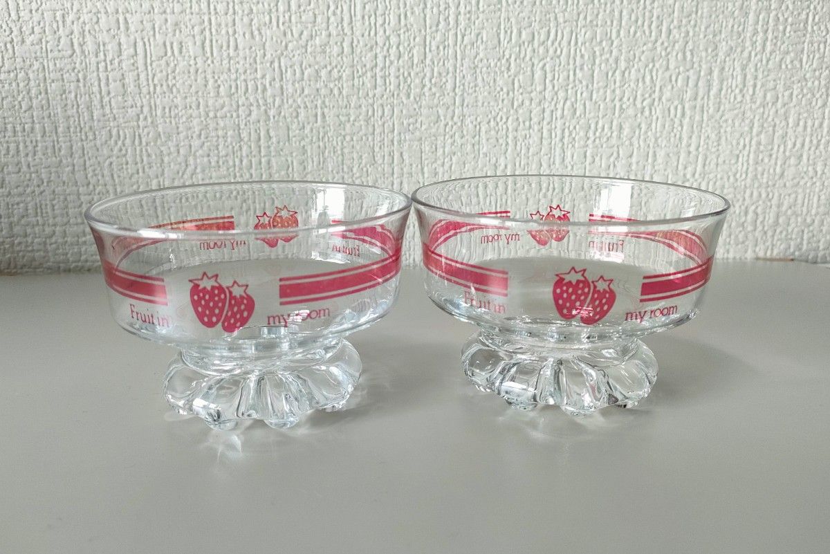 《昭和レトロ・東洋ガラス》 いちご柄デザートグラス2個セット 