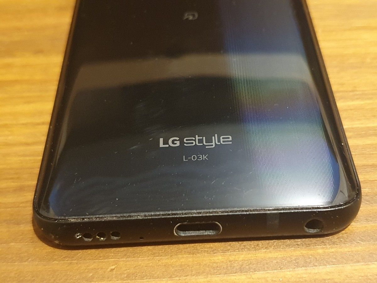 LG style L-03K 液晶割れ Docomo