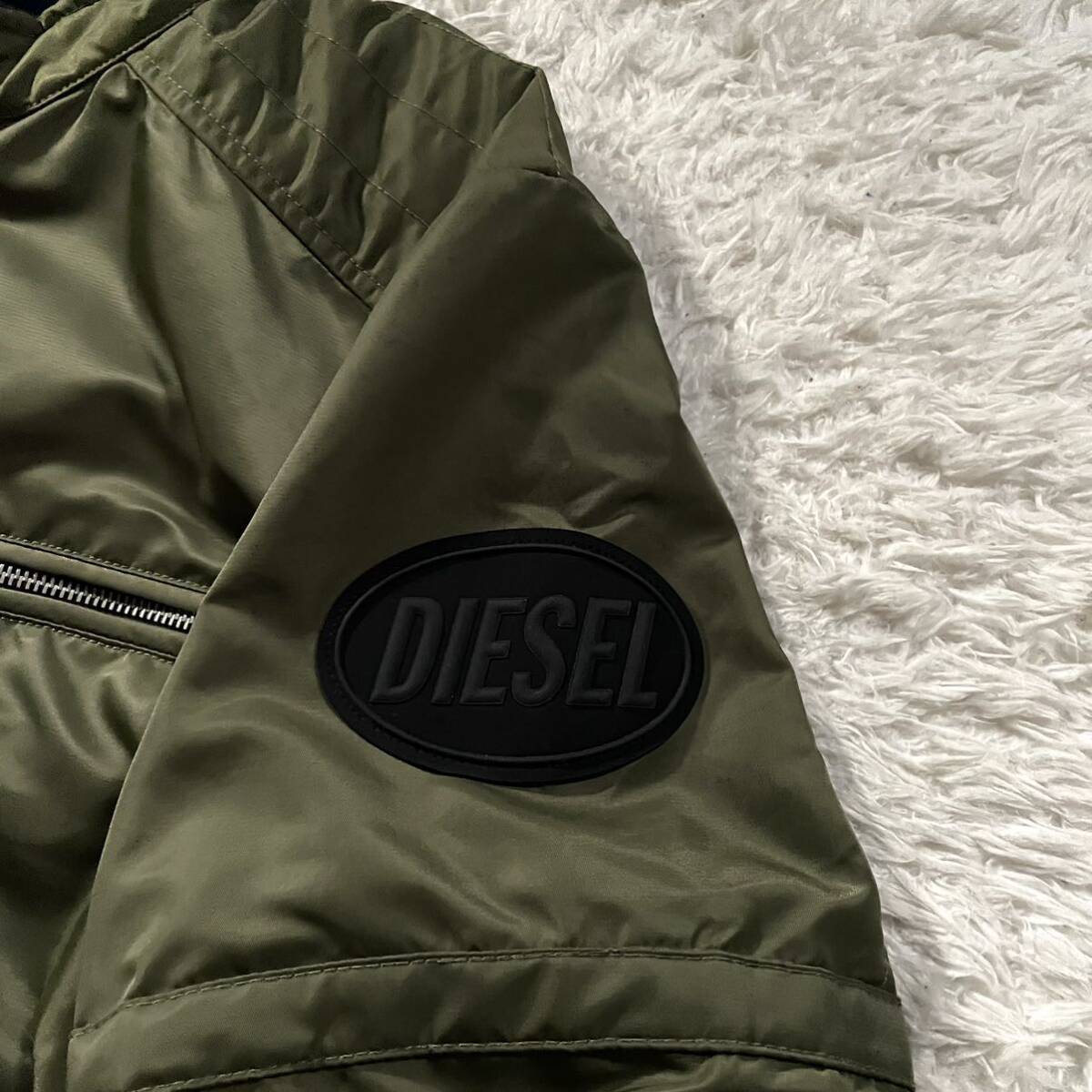 極美品/XLサイズ●現行タグ DIESEL ディーゼル ナイロン ジャケット ライダース ツーリング 撥水性 肩ロゴワッペン 裏地ブルー 青 カーキ_画像5