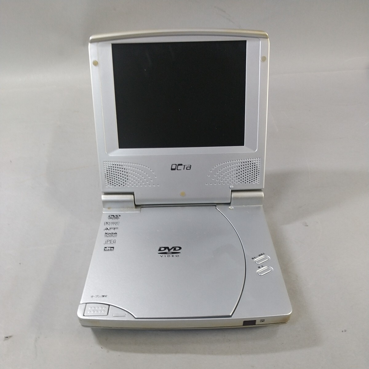 9592■同梱NG OCTA PORTABLE DVD/CD PLAYER ポータブル CD/DVDプレーヤー OPD-051P シルバー 本体のみ オクタライン 未検品_画像3