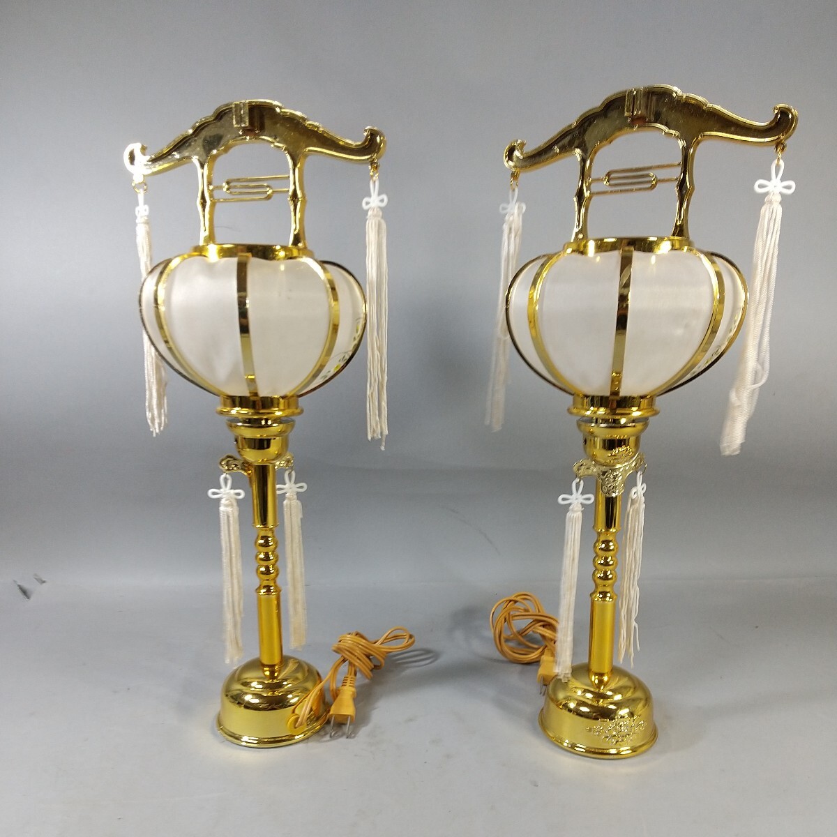 9734* including in a package NG height 44. pair construction type .. light rotation 2 number Gold light . stone saucepan shop Buddhist altar fittings .... operation goods gold color . front light tray lantern light . one against used 
