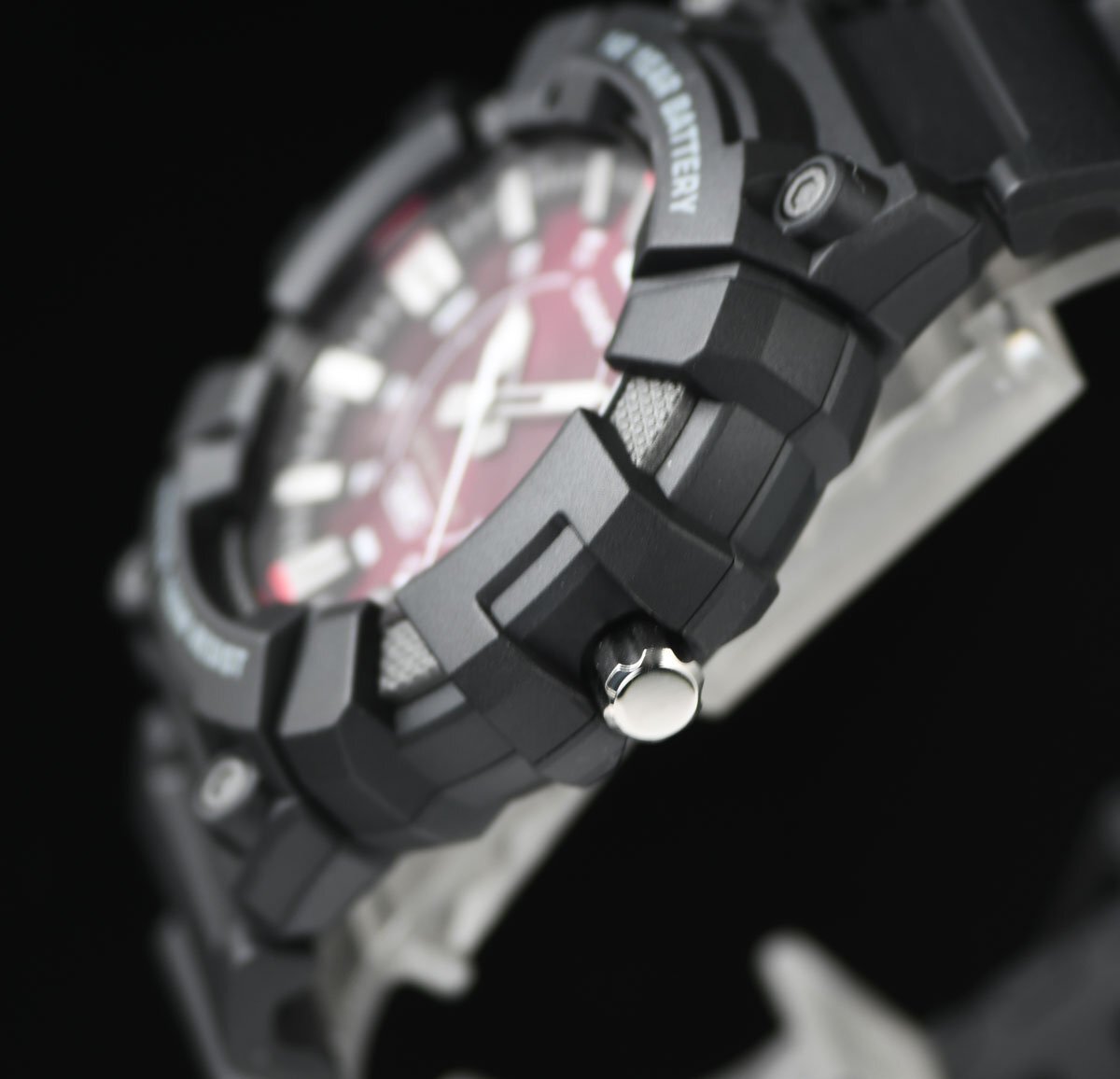 新品 逆輸入カシオ 最新作 10年電池搭載 軽さ50g 100m防水 ワインレッドメタリック 腕時計 未使用 CASIO メンズ 激レア日本未発売の画像3