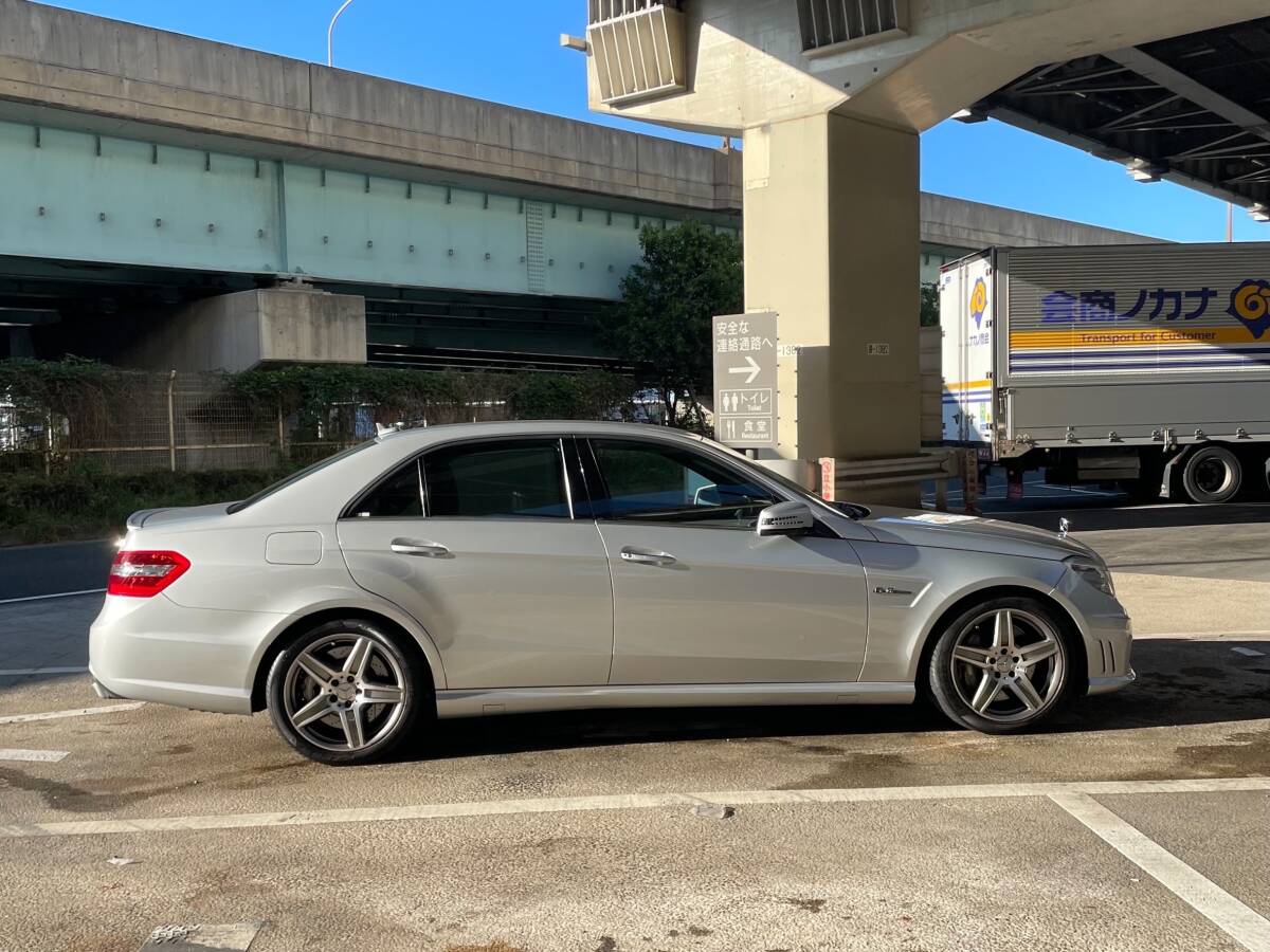 AMG E63 13万km W212前期 6,200cc ベンツ 正規ディーラーにてタペット交換済み_画像4