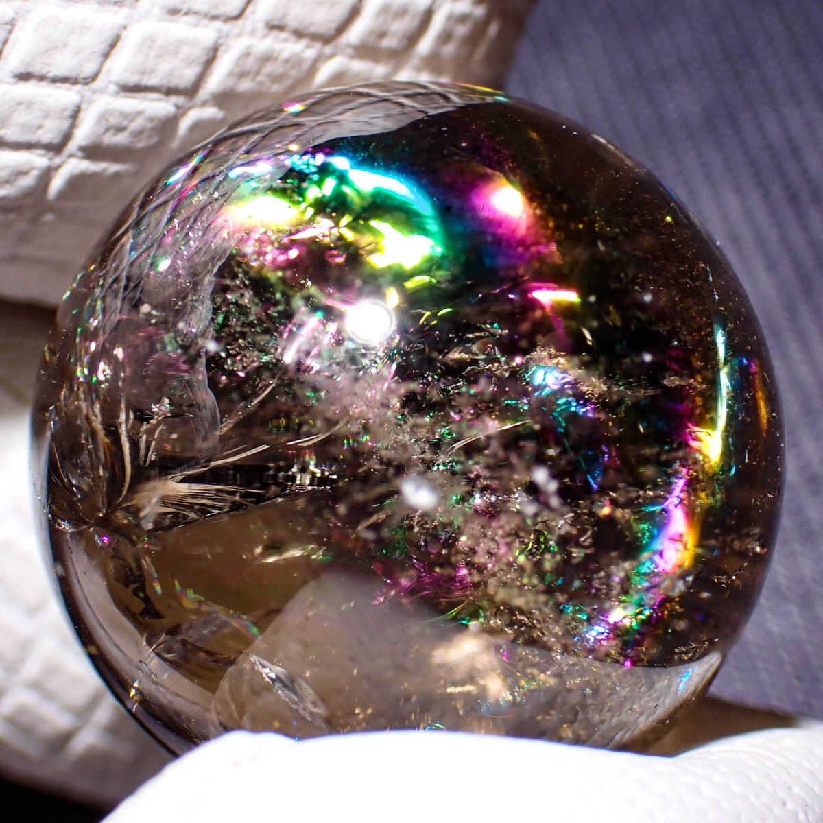 天然石 アイリス スモーキー クオーツ 虹 金 原石 鉱物 水晶玉 風水 健康 パワーストーンの画像4