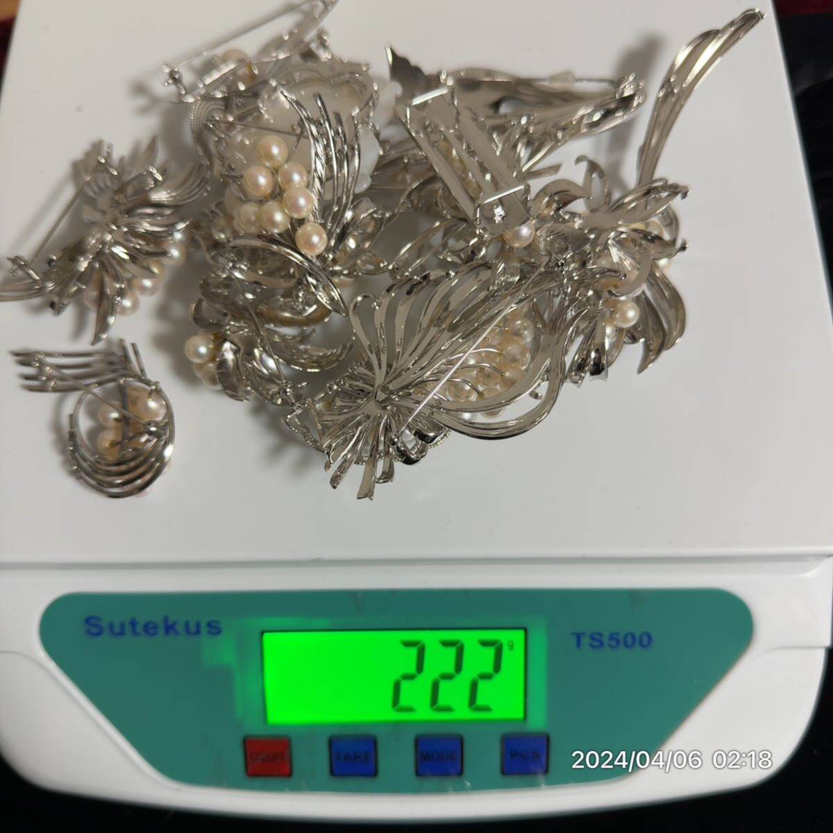 1000円〜 2 まとめ 大量 SILVER ほぼシルバー 本真珠 パール ブローチ 帯留め アクセサリー など 約222g 送料無料の画像10