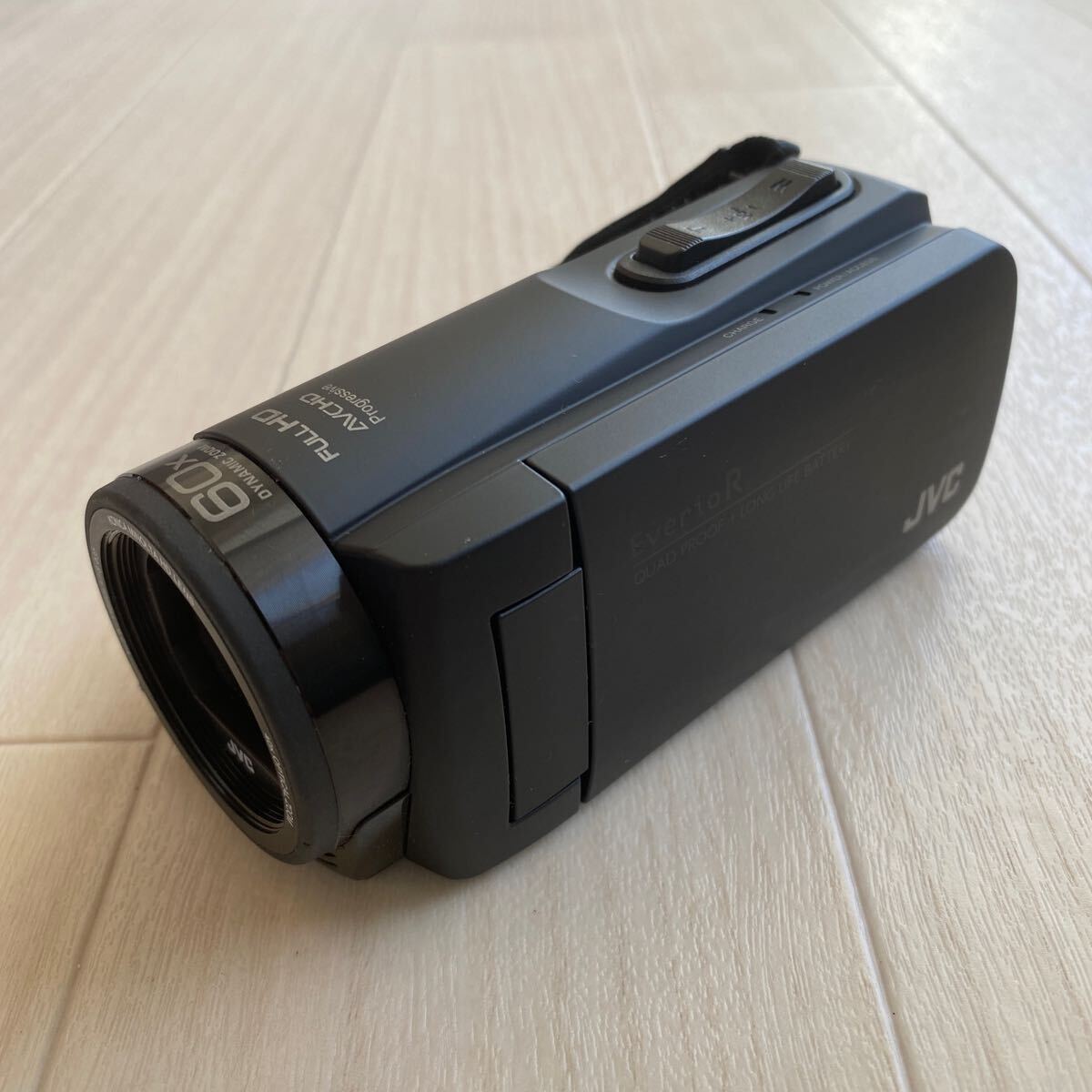 概ね美品 JVC Everio R QUAD PROOF GZ-R560BU 防水 デジタル 概ね美品 JVC Everio R QUAD PROOF GZ-R560BU 防水 デジタル