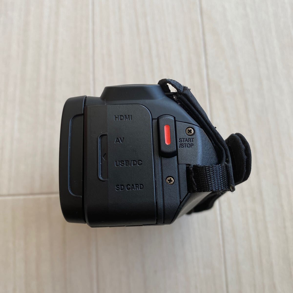 概ね美品 JVC Everio R QUAD PROOF GZ-R560BU 防水 デジタル 概ね美品 JVC Everio R QUAD PROOF GZ-R560BU 防水 デジタル