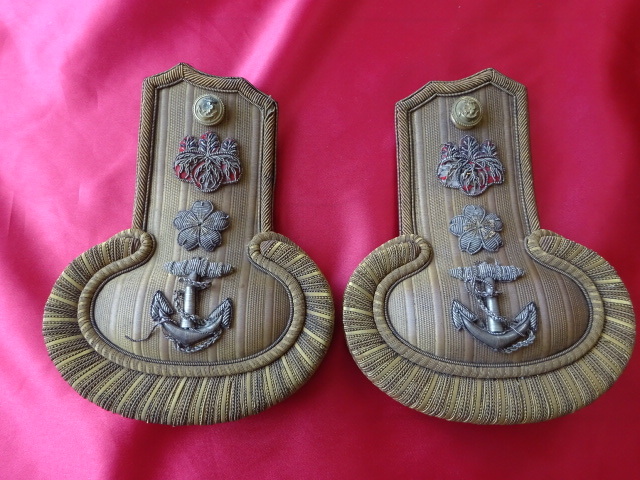 (肩6)大日本帝国海軍中尉少尉正肩章(エポレット)の画像1