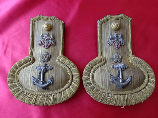 (肩7)大日本帝国海軍中尉少尉正肩章(エポレット)の画像1