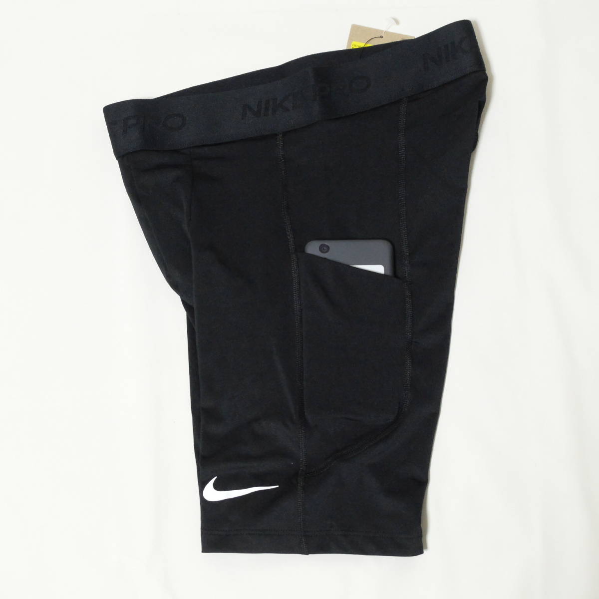 [新品 送料込] メンズ Sサイズ ナイキ Dri-FIT フィットネス ロングショートパンツ FB7964-010 Nike Pro Dri-FIT Men's 9' Shorts_５インチスマホが楽に収まるぐらい